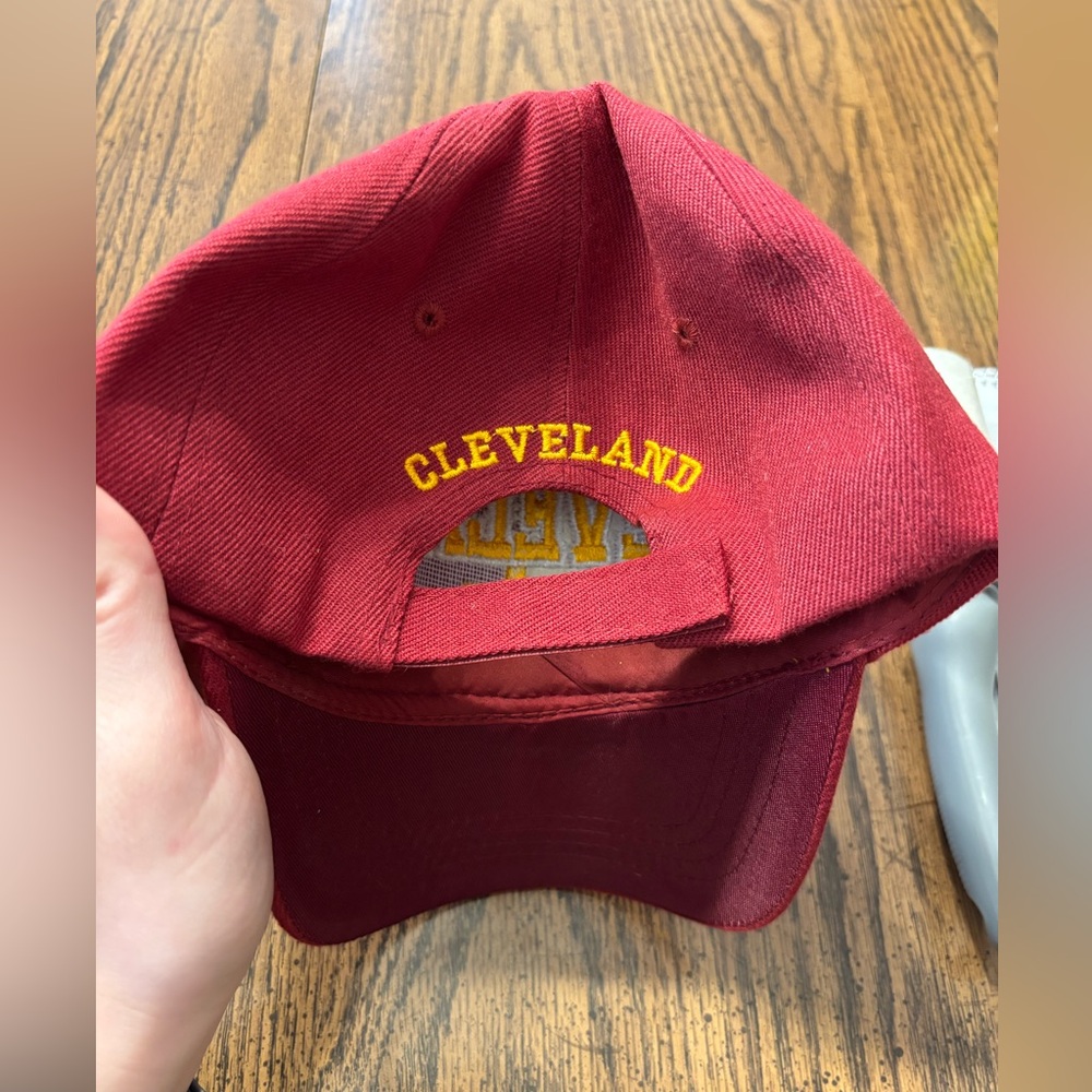 Cleveland Skyline baseball hat/adjustable Velcro OSFM - Picture 4 of 4